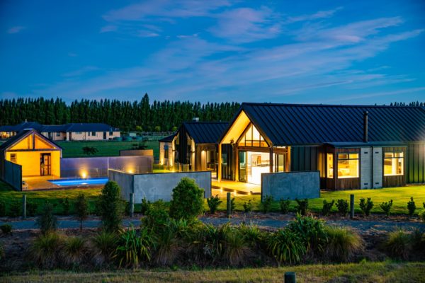 rjp_electrical_christchurch_residential_bg_cooke_copper_beach_night_6